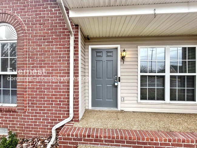 Building Photo - 1808 Lakewood Village Dr