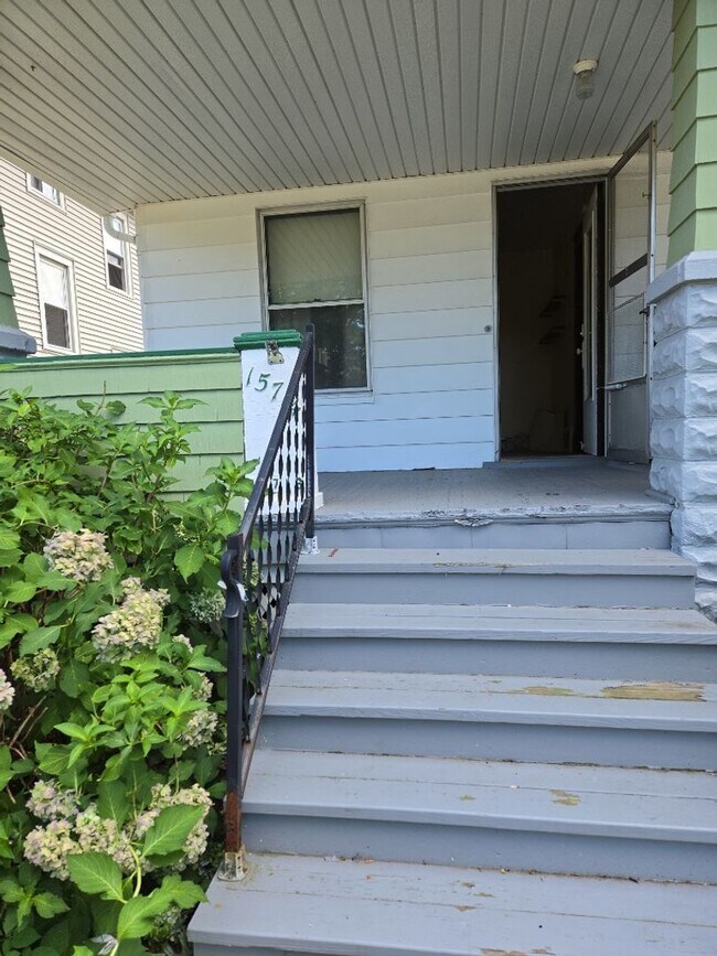 Foto del edificio - 15714 Holmes Ave