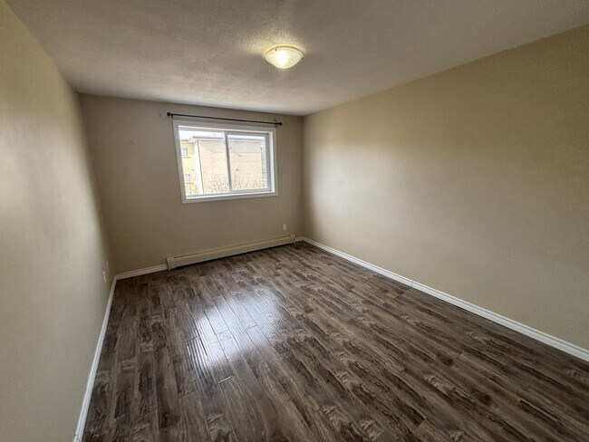 Photo du bâtiment - 87 Westwood Dr