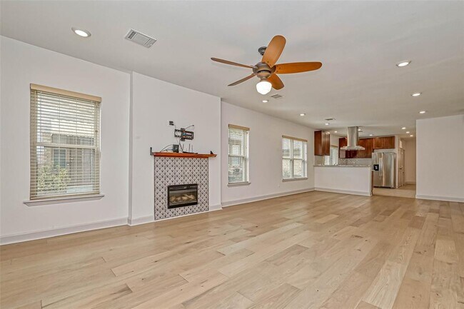 Foto del edificio - 2651 Oakdale St