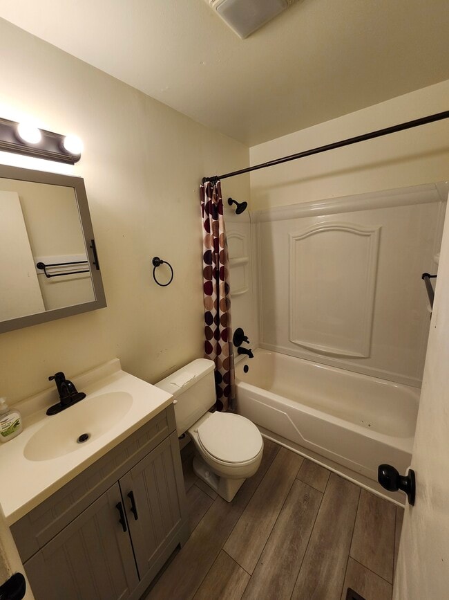 Foto del edificio - 119 Tall Timber Ct