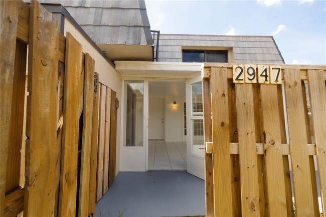 Building Photo - 2947 Poplar Ave