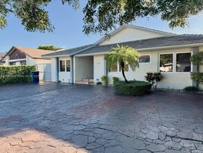 621 SW 99th Pl