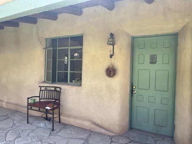 Building Photo - 104 Padre Martinez Ln