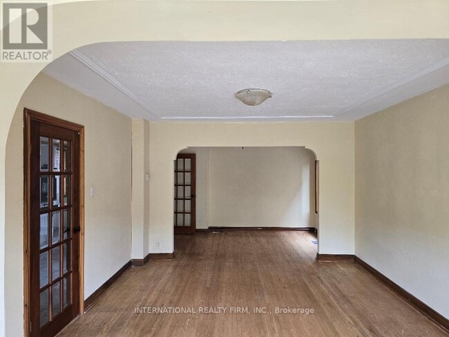 Building Photo - 607 Coldstream Ave