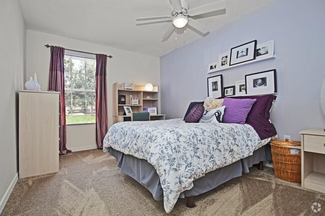 Bedroom - Lexington Crossing