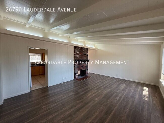 Foto del edificio - 26790 Lauderdale Ave