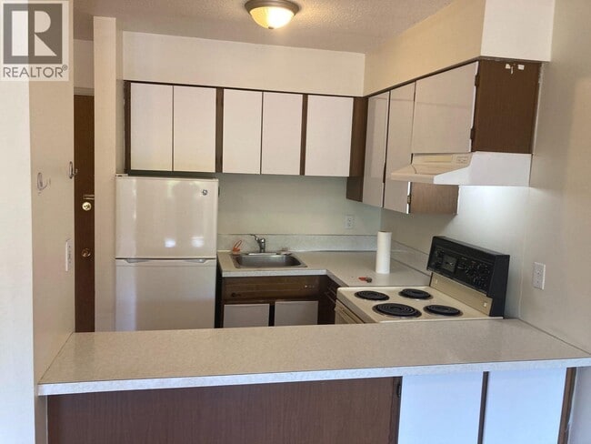 Building Photo - 3570 E Hastings St