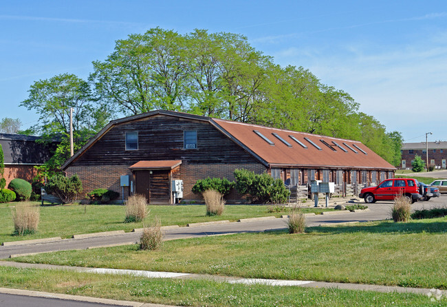 Foto del edificio - The Cedar Village Apartments