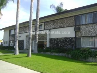 Foto principal - 15444 Chatsworth St