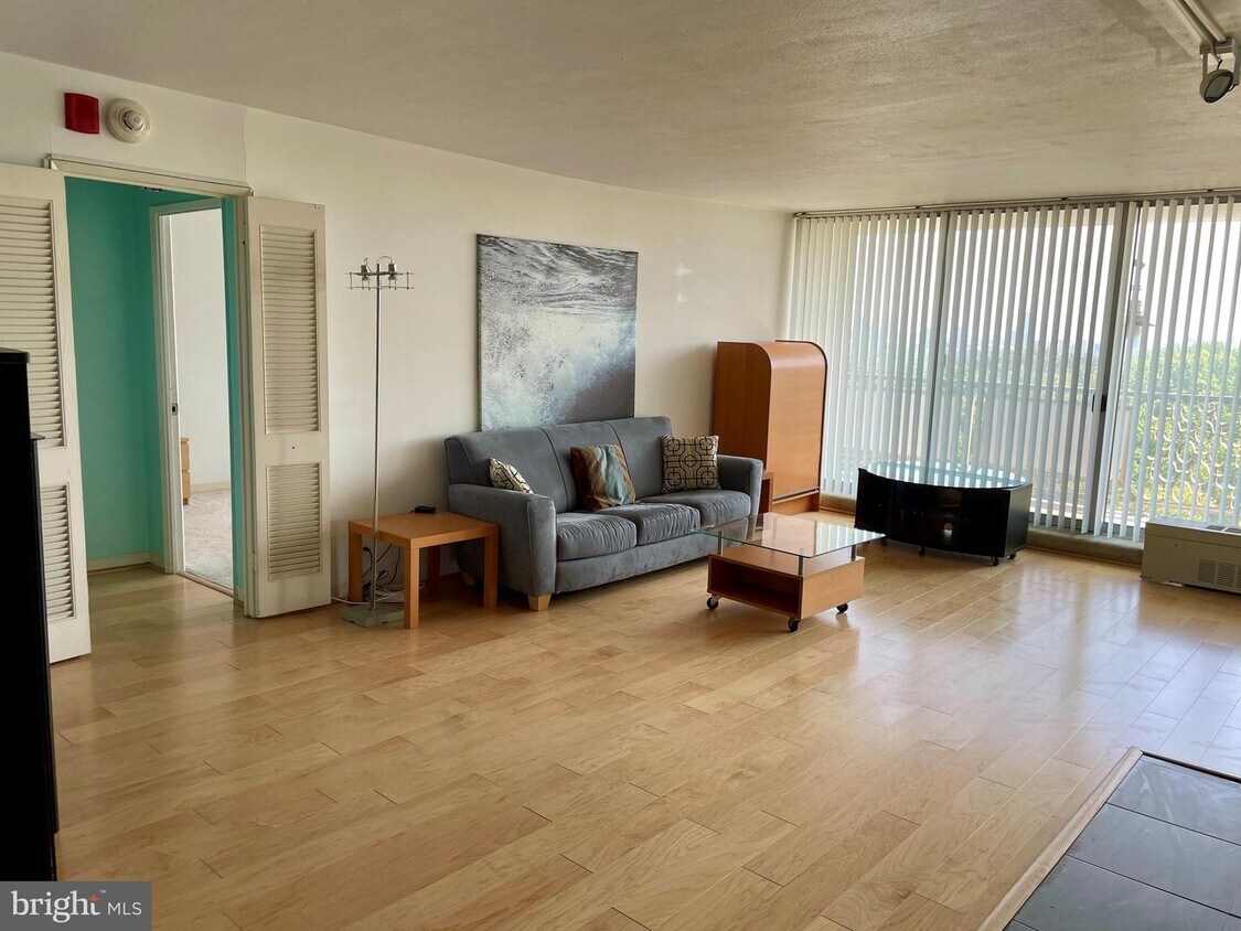 Foto principal - 3900 W Ford Rd
