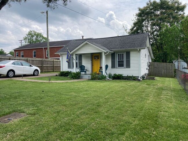 Building Photo - Remodeled Woodbine Cottage