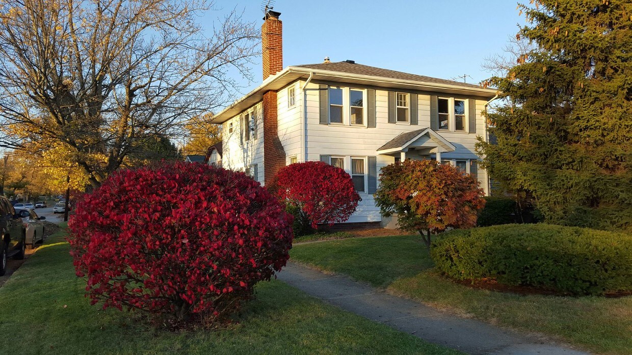 Primary Photo - 3301 E Mishawaka Ave