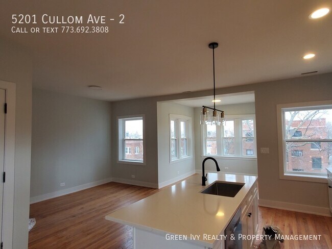 Building Photo - Remodeled, Tree-lined Street, 3 Bed/2 Bath...