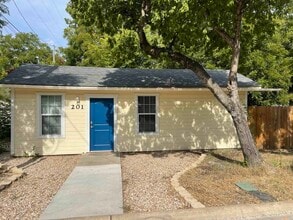 Building Photo - 201 S Rhomberg St