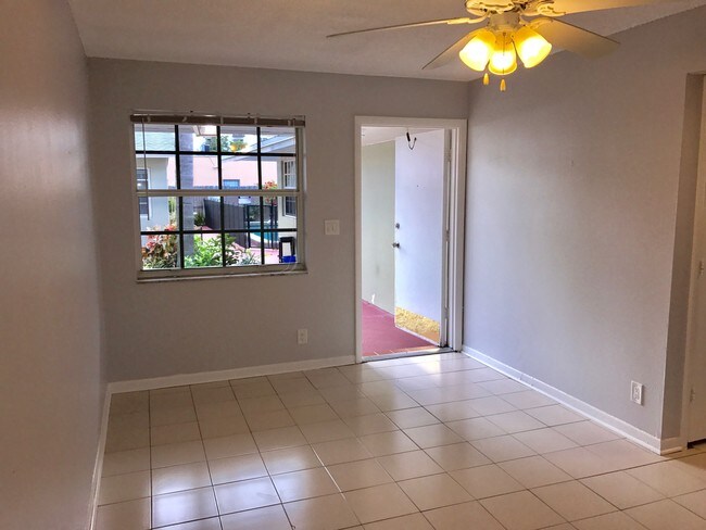 Foto del edificio - 125-133 NW 25th St