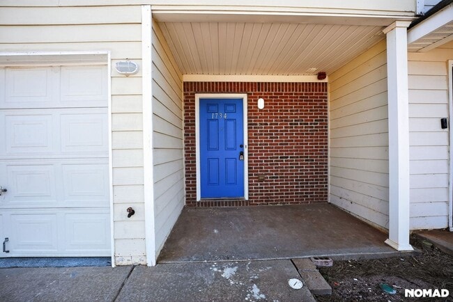 Building Photo - 1734 Old Dogwood