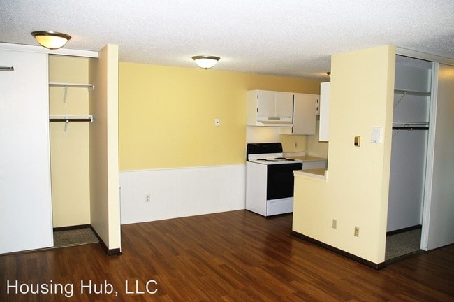 Building Photo - 1436 Hampshire Ave S