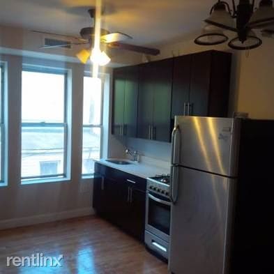 Primary Photo - 303 Quincy St