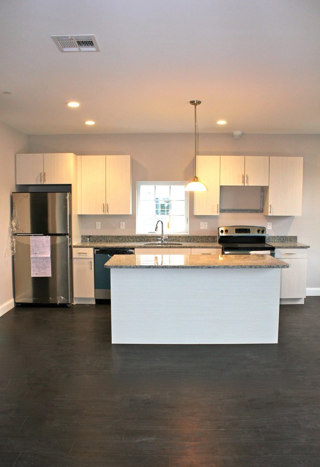 Kitchen - Waltham Landing