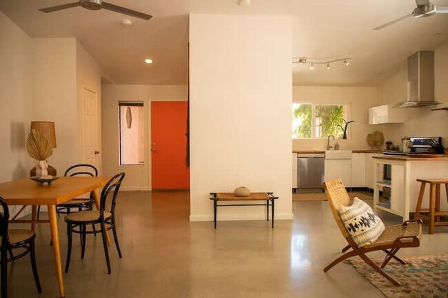 Building Photo - 54145 Avenida Ramirez