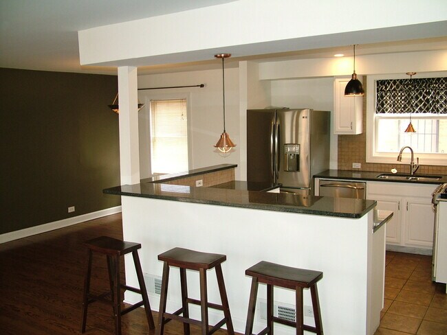 Foto del edificio - 5965 W Touhy Ave