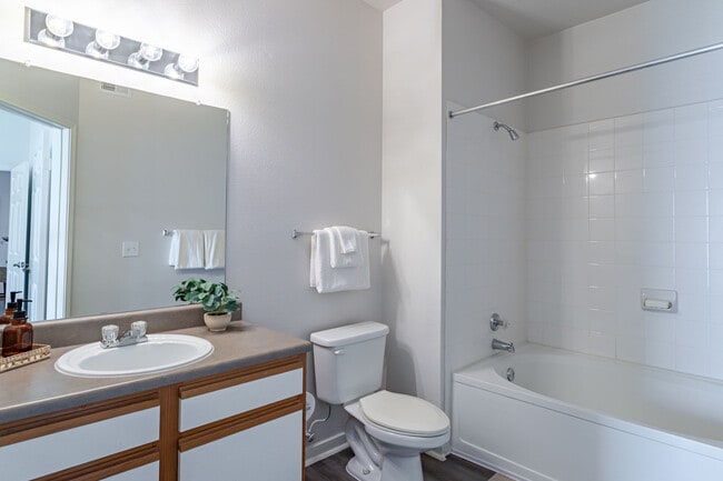 Building Photo - IMT Woodland Meadows