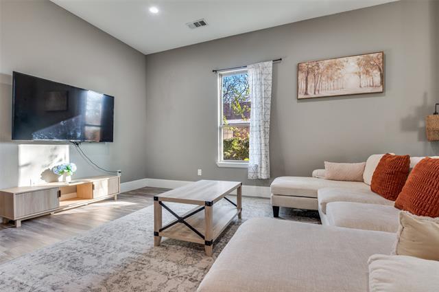 Foto del edificio - 1016 Winters St