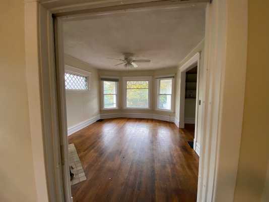 Building Photo - larger 2 bedroom upper unit