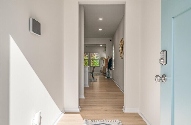 Foto del edificio - Beautiful 4 Bedroom Home with Office in Nexton