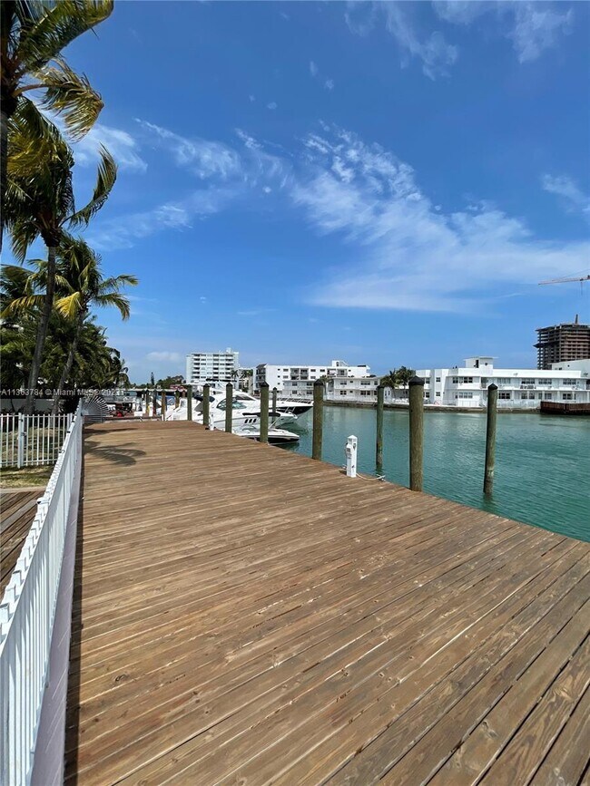 6881 Bay Dr Unit 17, Miami Beach, FL 33141 Condo for Rent in Miami
