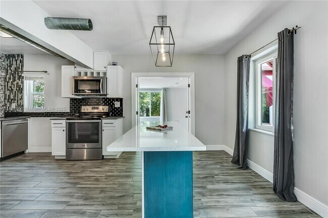 Foto del edificio - 5900 SW 44th Terrace