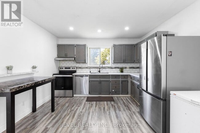 Photo du bâtiment - 80 St Patrick St