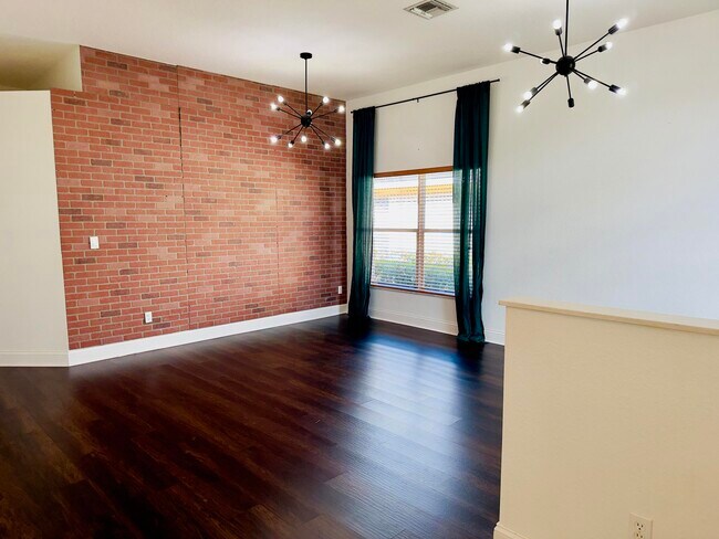 Building Photo - 11479 SW Glengarry Ct