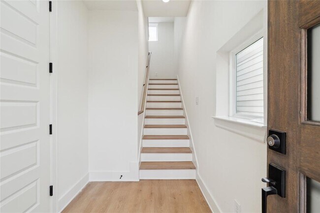 Foto del edificio - 4629 Balkin St