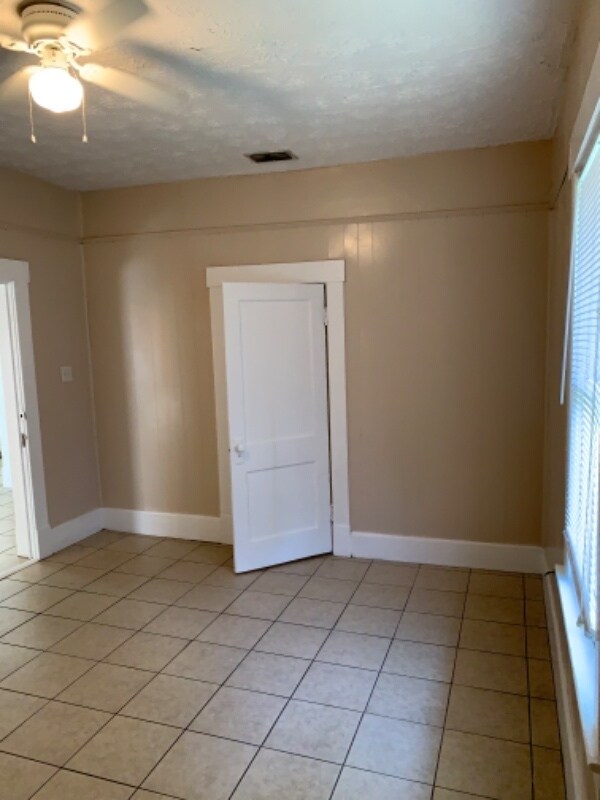 Building Photo - 2157 Gilmore St