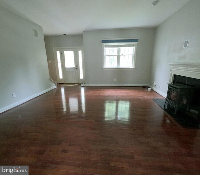 Foto del edificio - 957 Pinehurst Dr