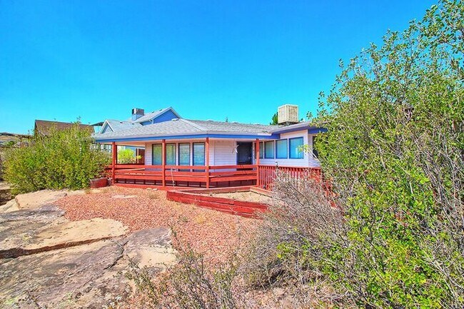 Foto del edificio - Charming 3-Bed, 2-Bath Home in Orchard Mesa