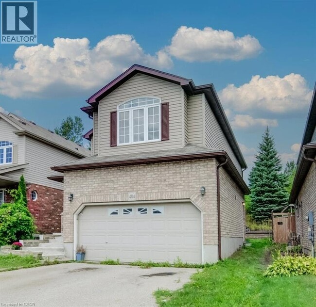 Building Photo - 404 Tealby Crescent
