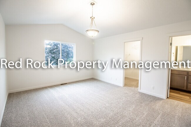 Building Photo - 1510 N Michigan Ln
