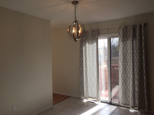 Building Photo - Tremendous Twin Home!