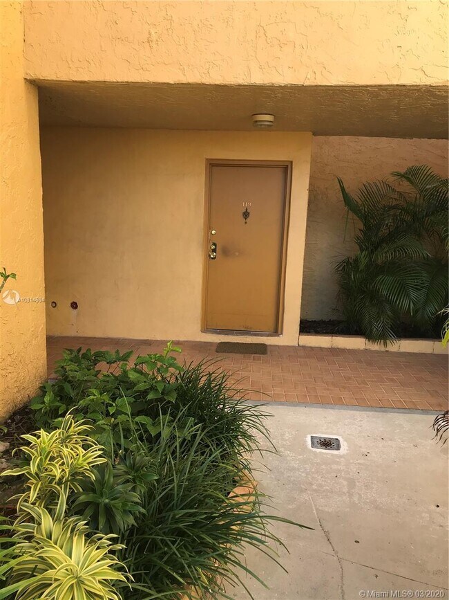 Foto del edificio - 9301 SW 4th St