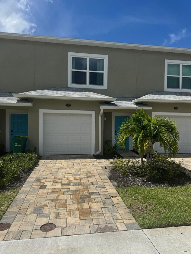 Foto principal - 930 Paddleboard Ct