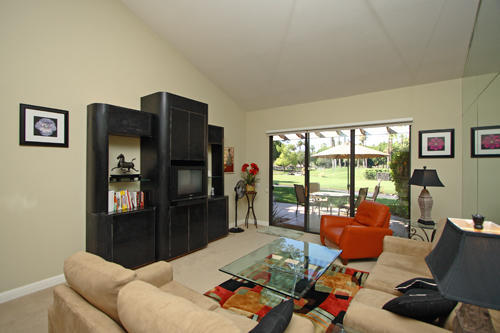 Building Photo - 183 Bouquet Canyon Dr