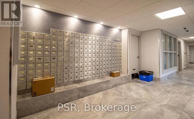 Photo du bâtiment - 2900-2900 Battleford Rd