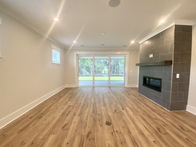 Building Photo - New Open Concept Home in Malind Bluff!