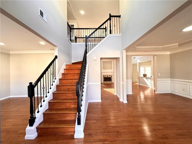 Building Photo - 152 Parkstone Way