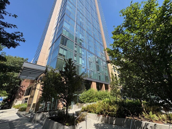 Foto del edificio - 800 Columbia St