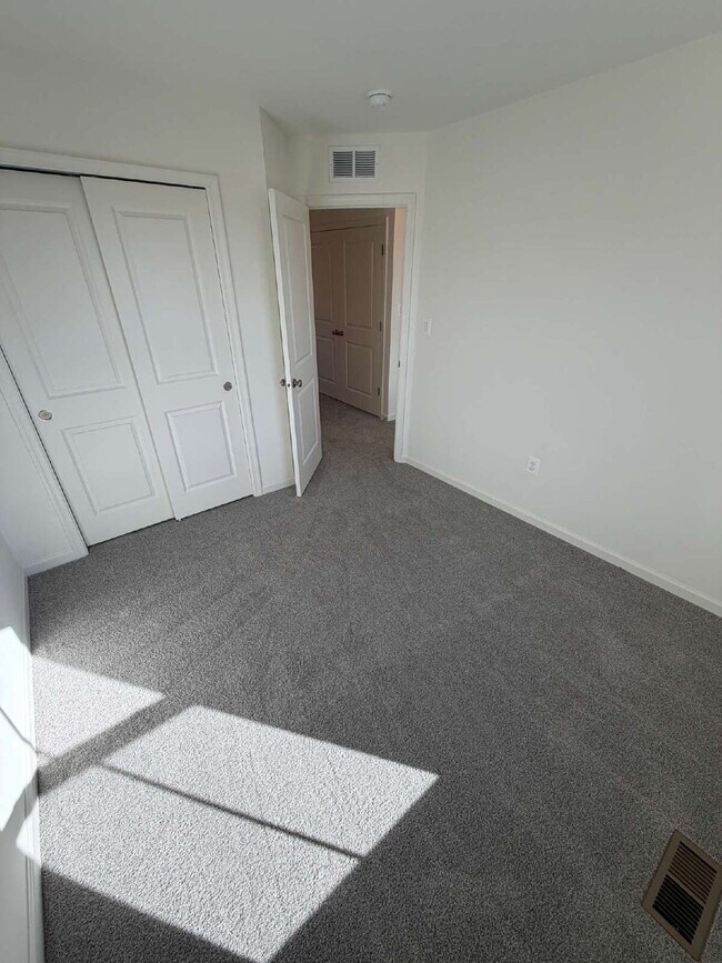 Building Photo - Beautiful townhouse at Aspire at Wilderness Shores