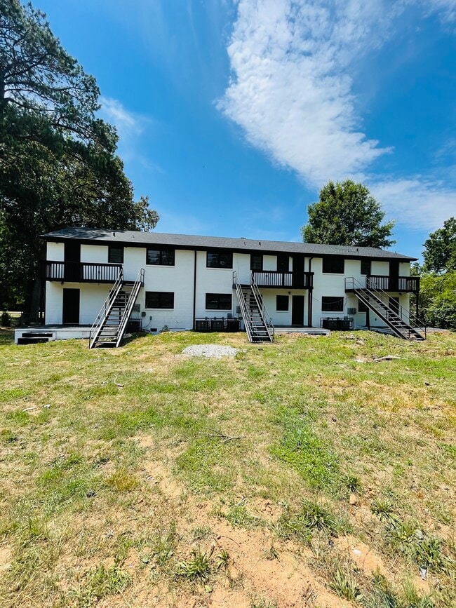 Building Photo - 629 Whitmire Hwy